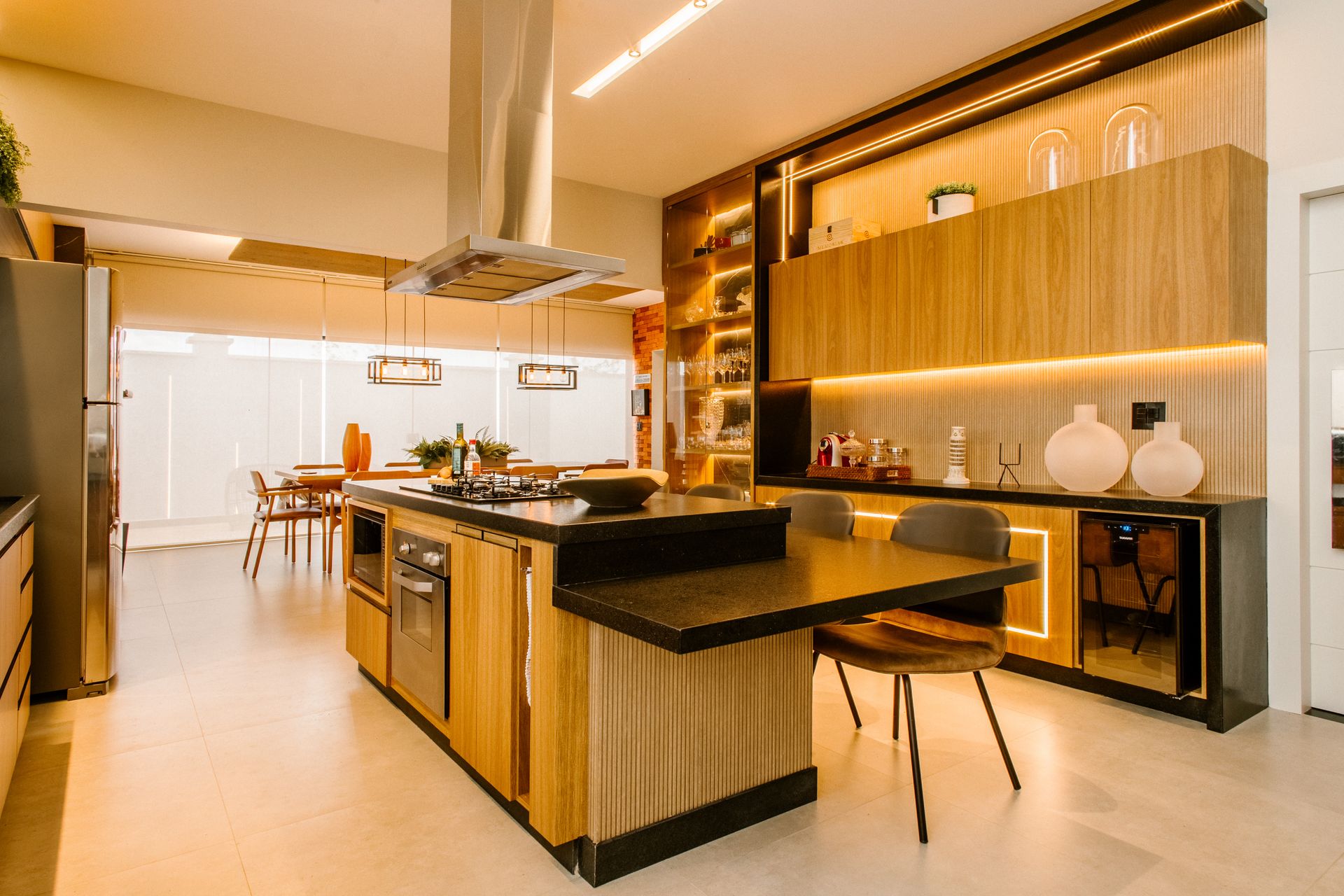 Cuisine ouverte de la Villa Les Oyats avec îlot central